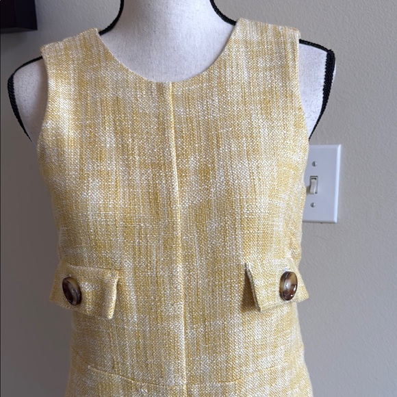 Elegant Yellow Sleeveless Dress - Picture 2 of 8